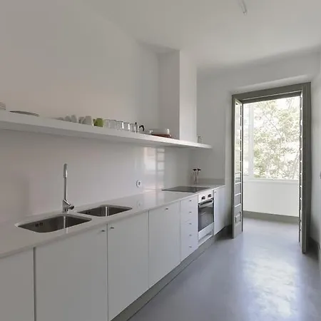 Jardim Do Embaixador Apartments By Lovelystay Lissabon